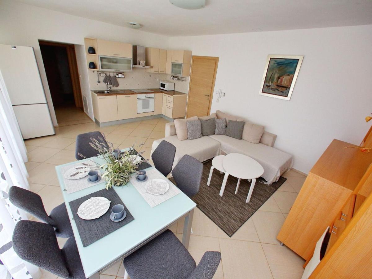 Sun-Kissed Apartment In Bibinje With Garden Cameră foto