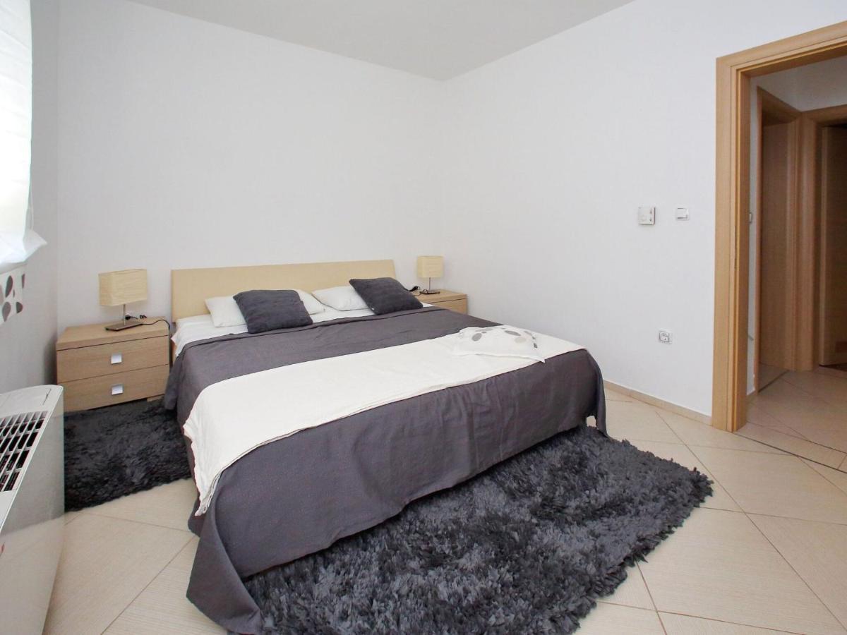 Sun-Kissed Apartment In Bibinje With Garden Cameră foto